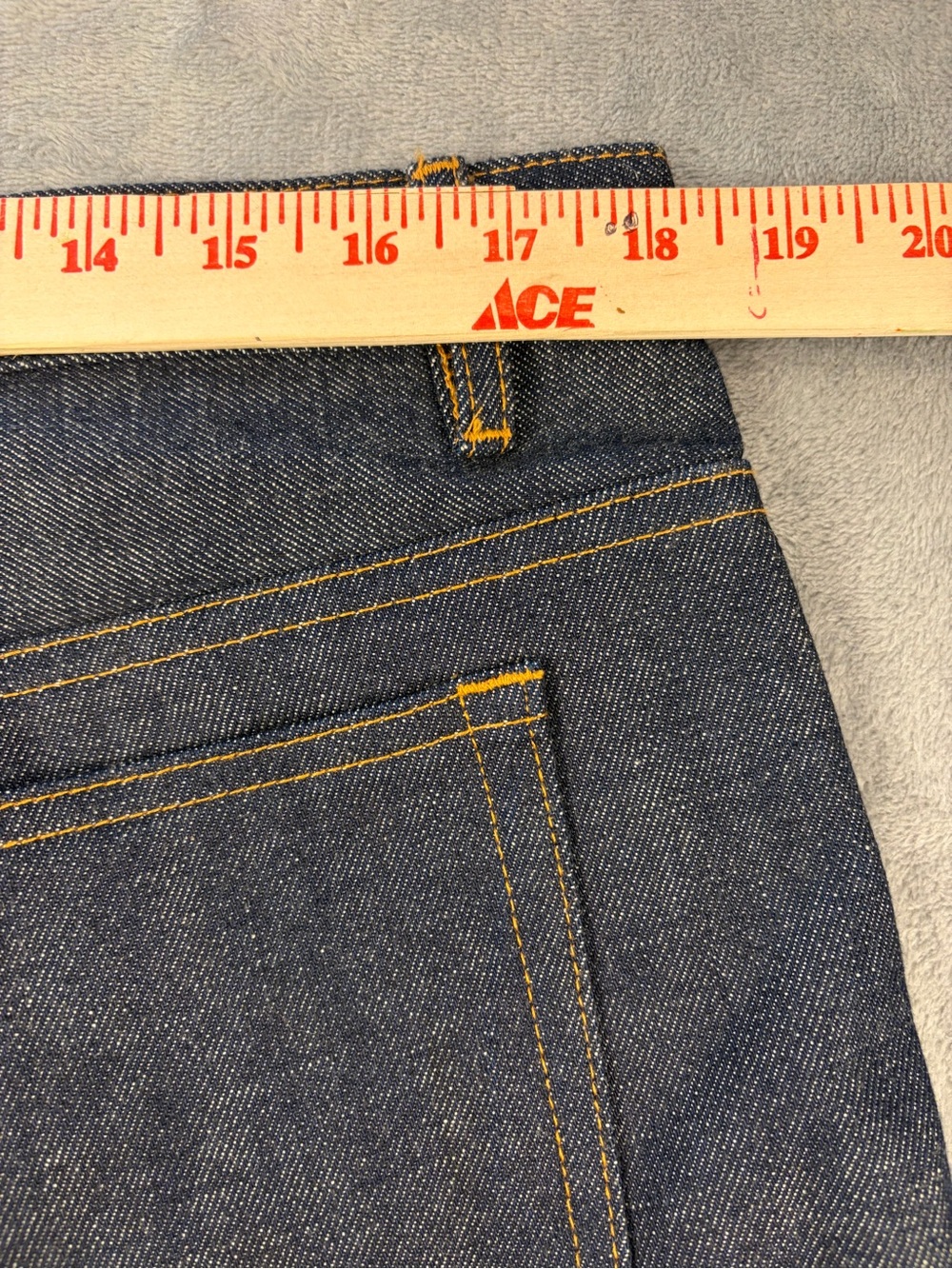 A.P.C. Men’s Indigo Straight-Leg Jeans - Picture 3 of 11